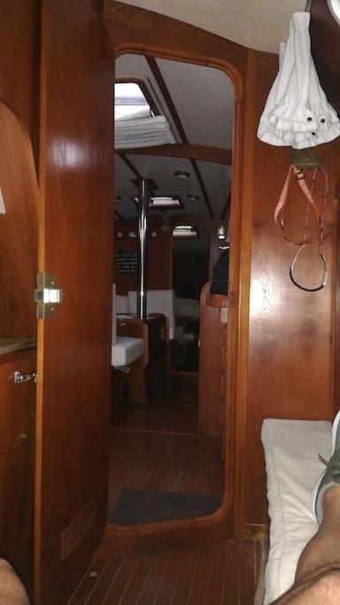 Boat-Apartamento Flotante Cadiz.. La Juanita Arroyo Екстер'єр фото