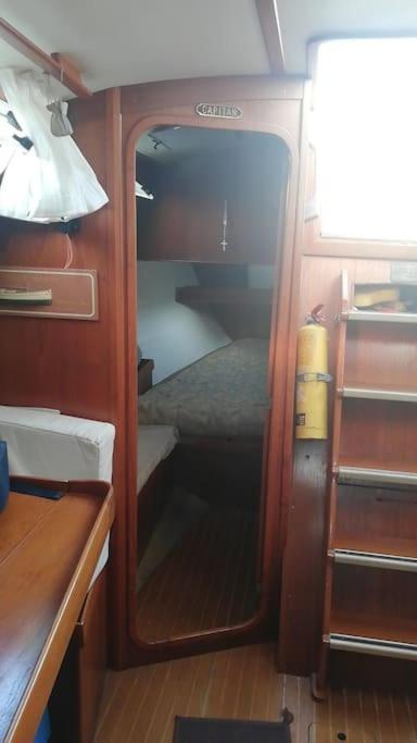 Boat-Apartamento Flotante Cadiz.. La Juanita Arroyo Екстер'єр фото