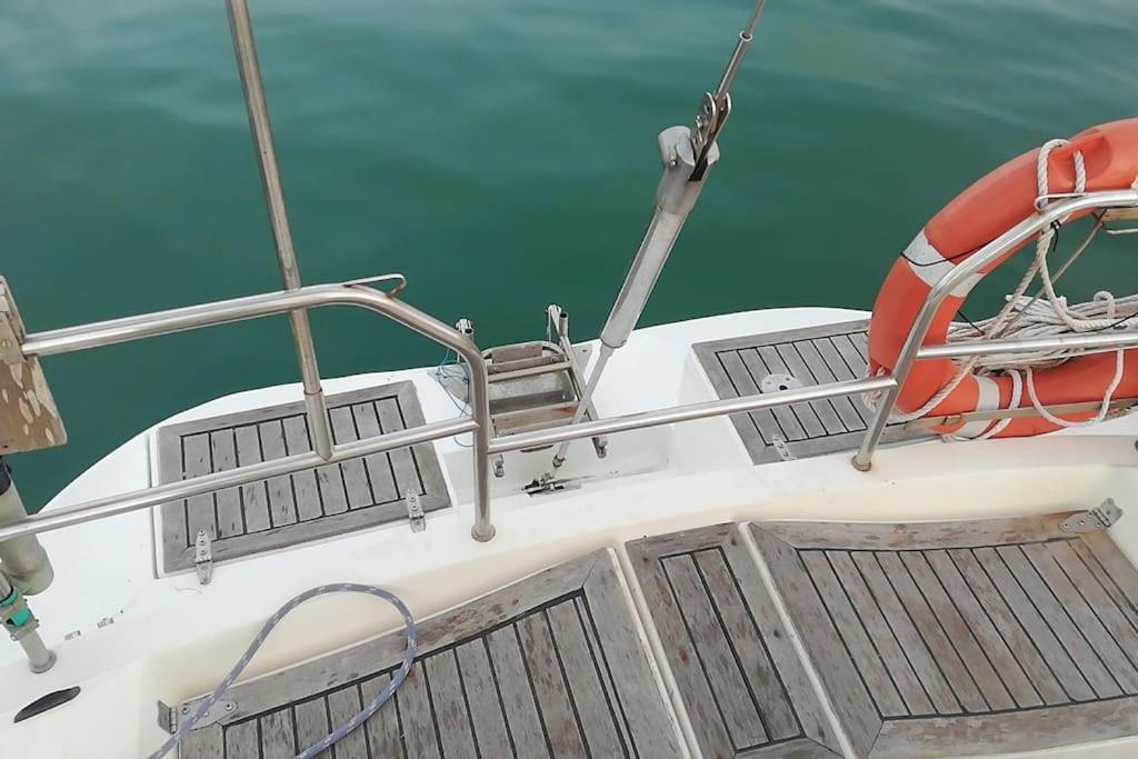 Boat-Apartamento Flotante Cadiz.. La Juanita Arroyo Екстер'єр фото