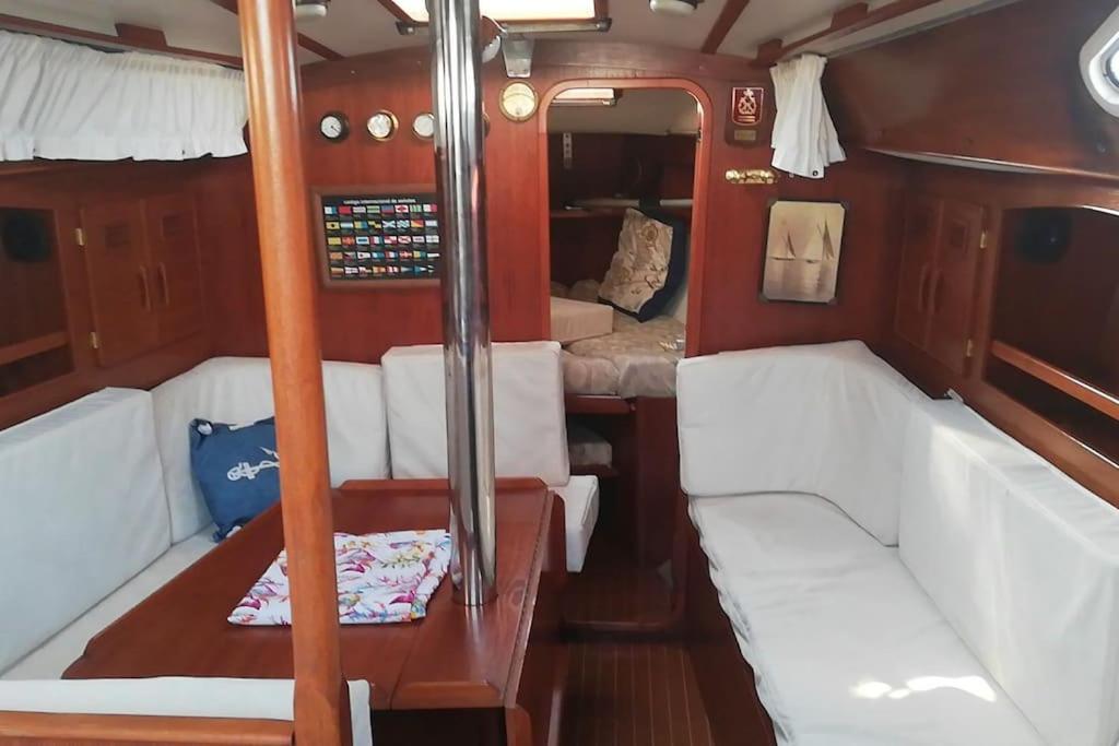 Boat-Apartamento Flotante Cadiz.. La Juanita Arroyo Екстер'єр фото